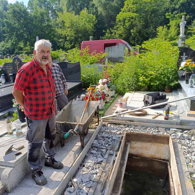 Zbrojona wylewka wokół piwniczki
